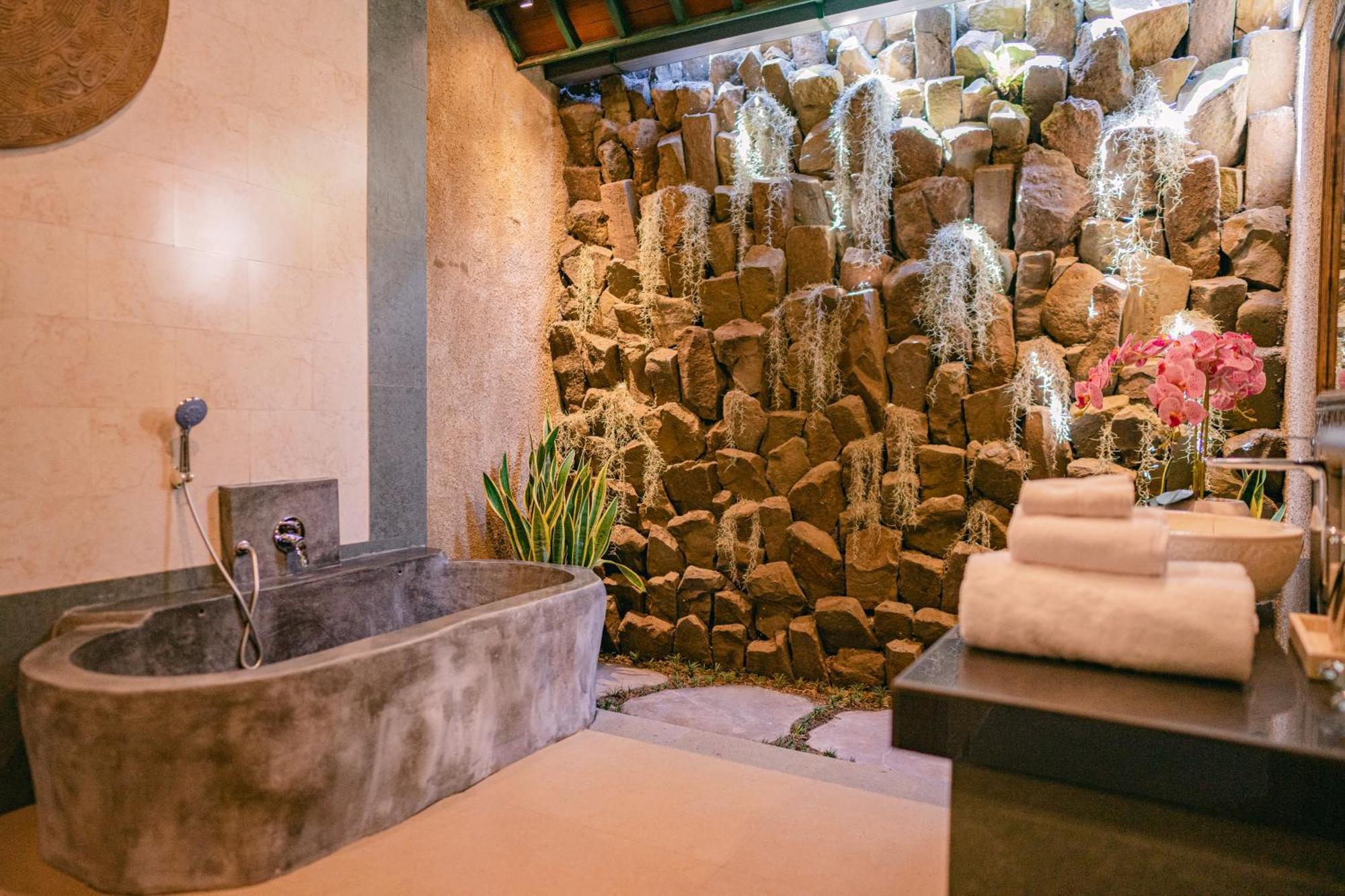 2 Seasons : Villa Star - Luxury With Private Pool 우붓 외부 사진